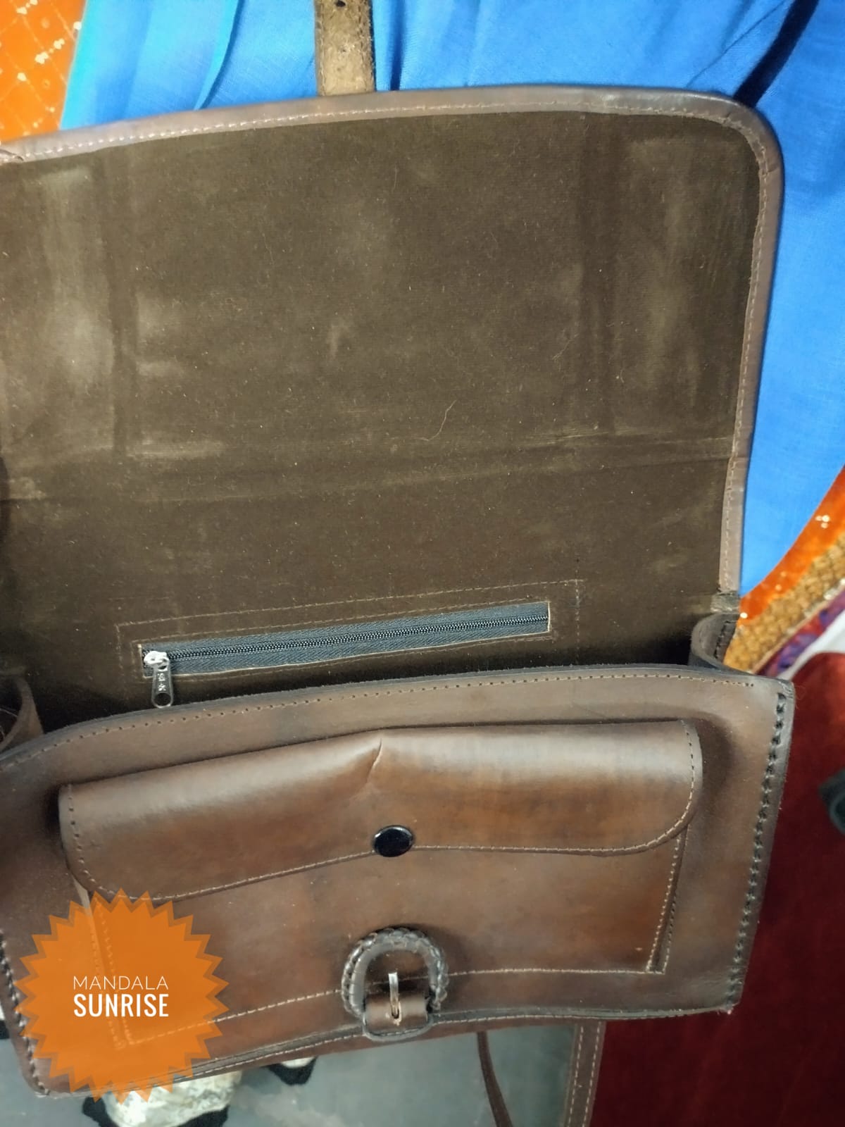 Gorgeous leather bag from Bolivia 🇧🇴
