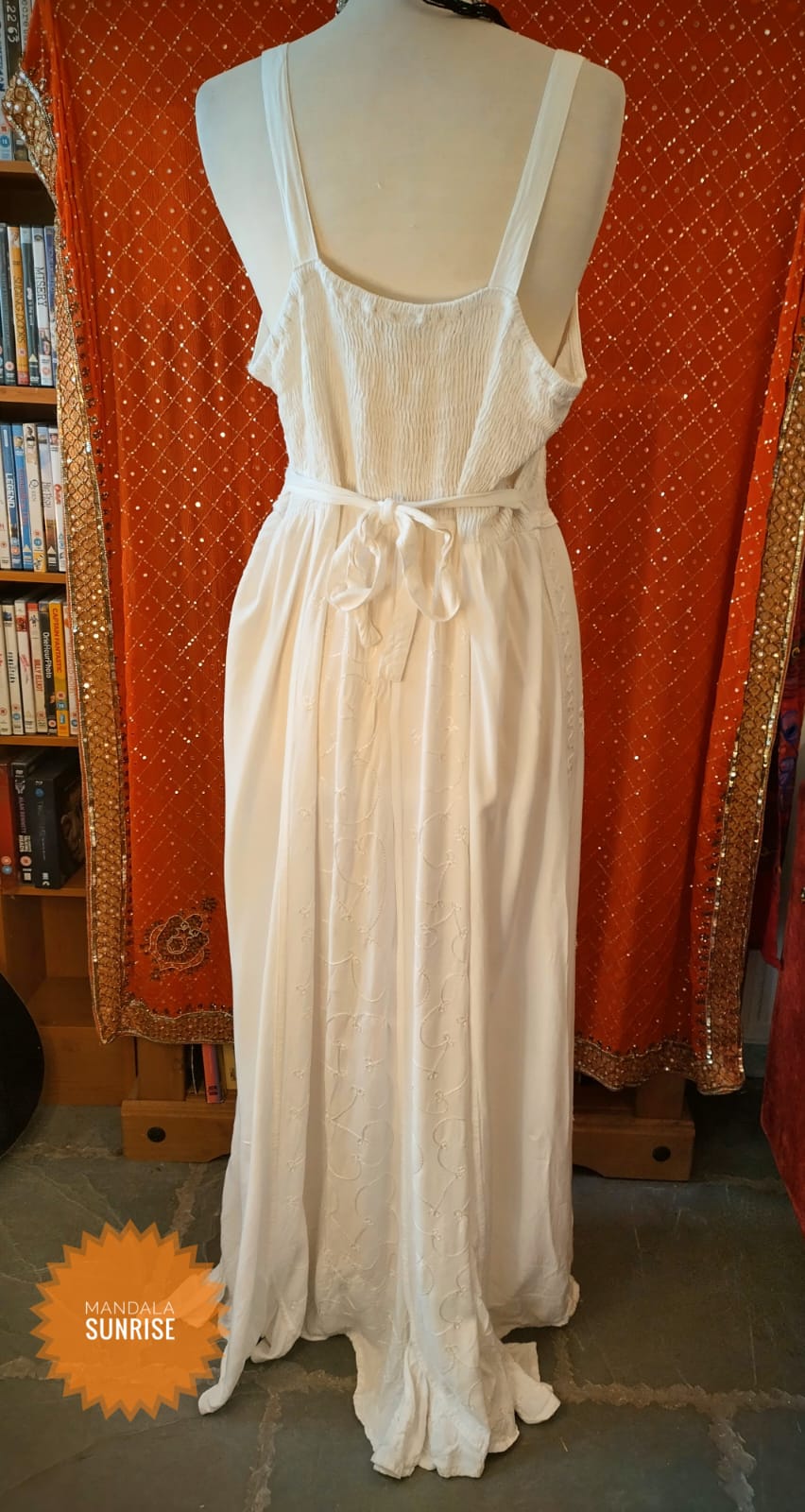 "Preloved"White rayon maxi dress plus size