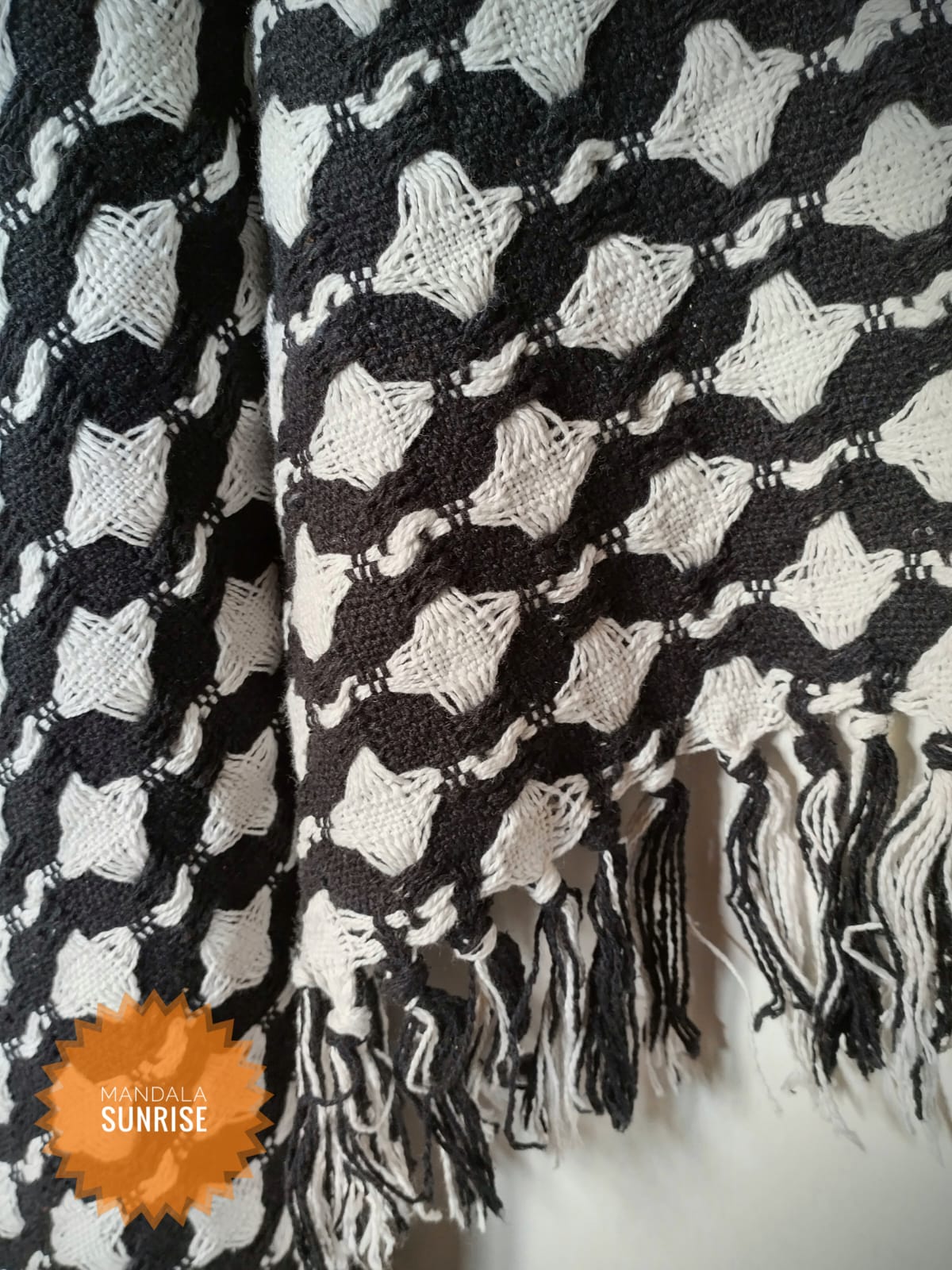 100% cotton thick weave ebony and ivory blanket
